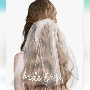 Elegant White 'Bride to Be' Veil